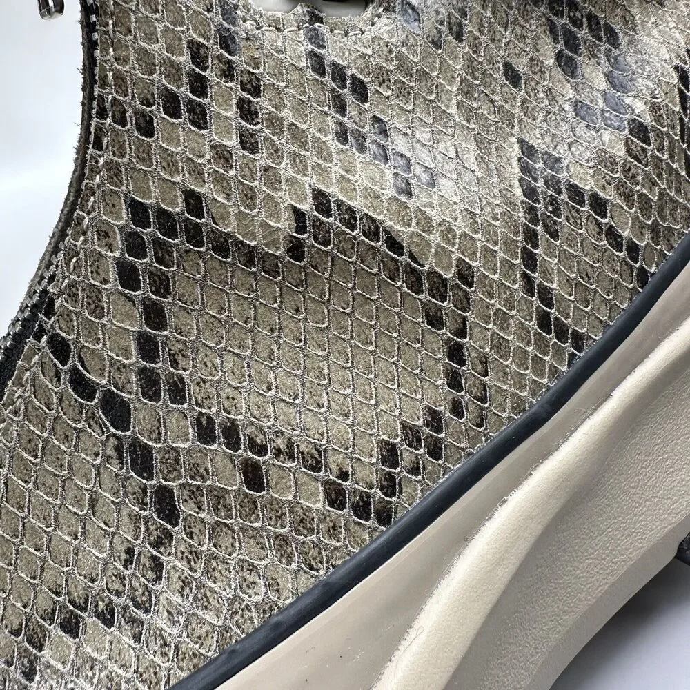 Converse Run Star Hike “Snakeskin” Limited Edition Athletic Shoes 170056C Size 3